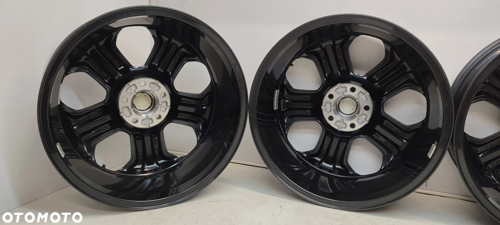 FELGA 403007598R 5x114,3 7Jx19 CALI ET40 RENAULT FUENCE ESPACE KADJAR KOLEOS LAGUNA III MEGANE 3/4 SCENIC III IV TALLSMAM KOMPLET - 17