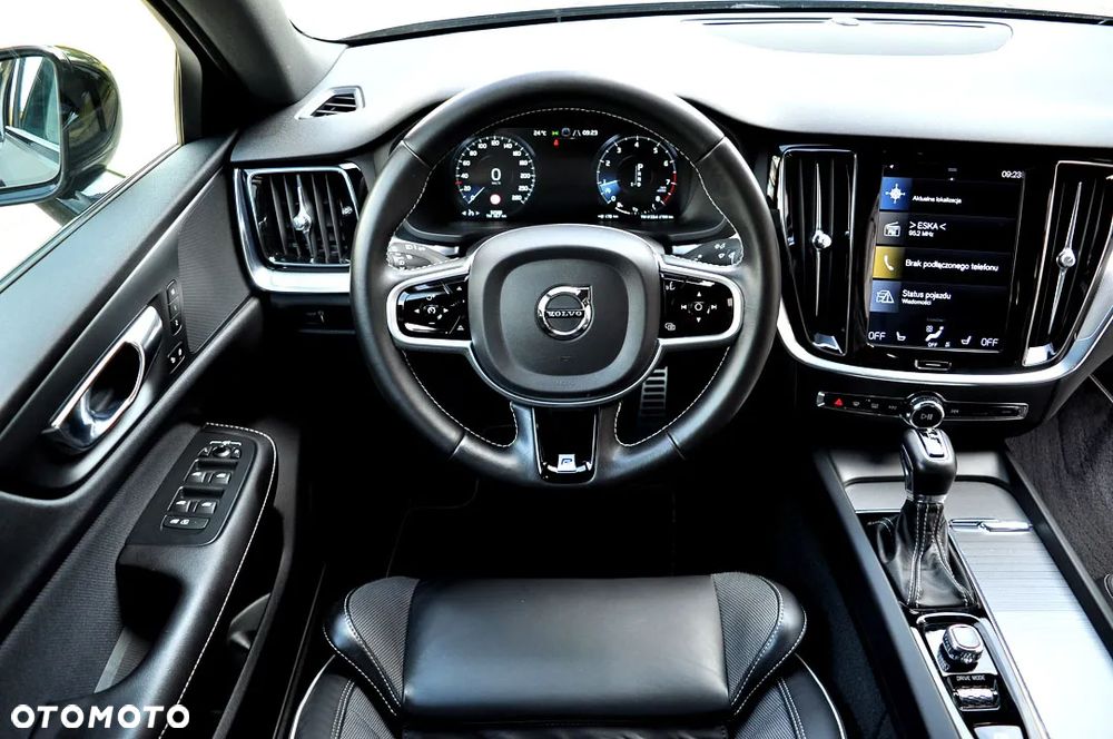 Volvo S60 T5 AWD R-Design - 27