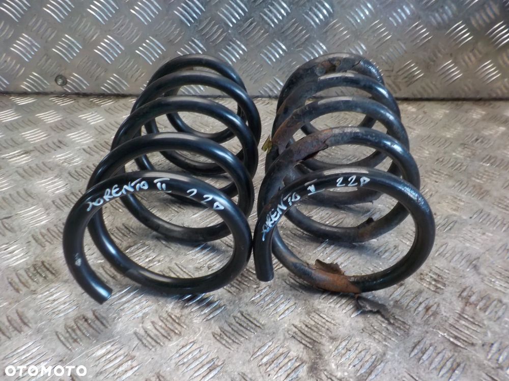 KIA SORENTO II 2.2 CRDI SPRĘŻYNY TYŁ KOMPLET - 1