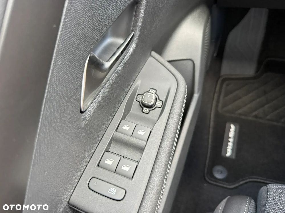 Opel Astra 1.2 T mHEV Ultimate eDTC - 17