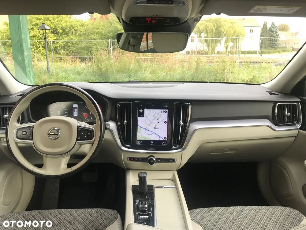 Volvo V60 ver-b4-d-momentum - 33