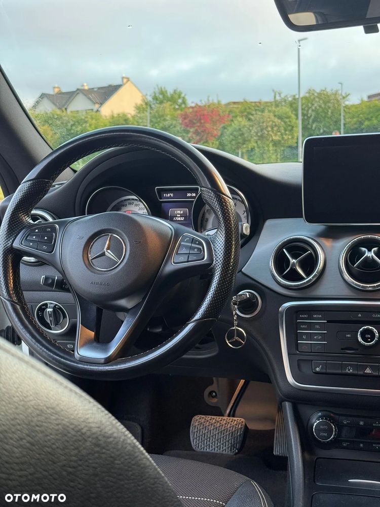 Mercedes-Benz CLA 250 4-Matic Urban - 13