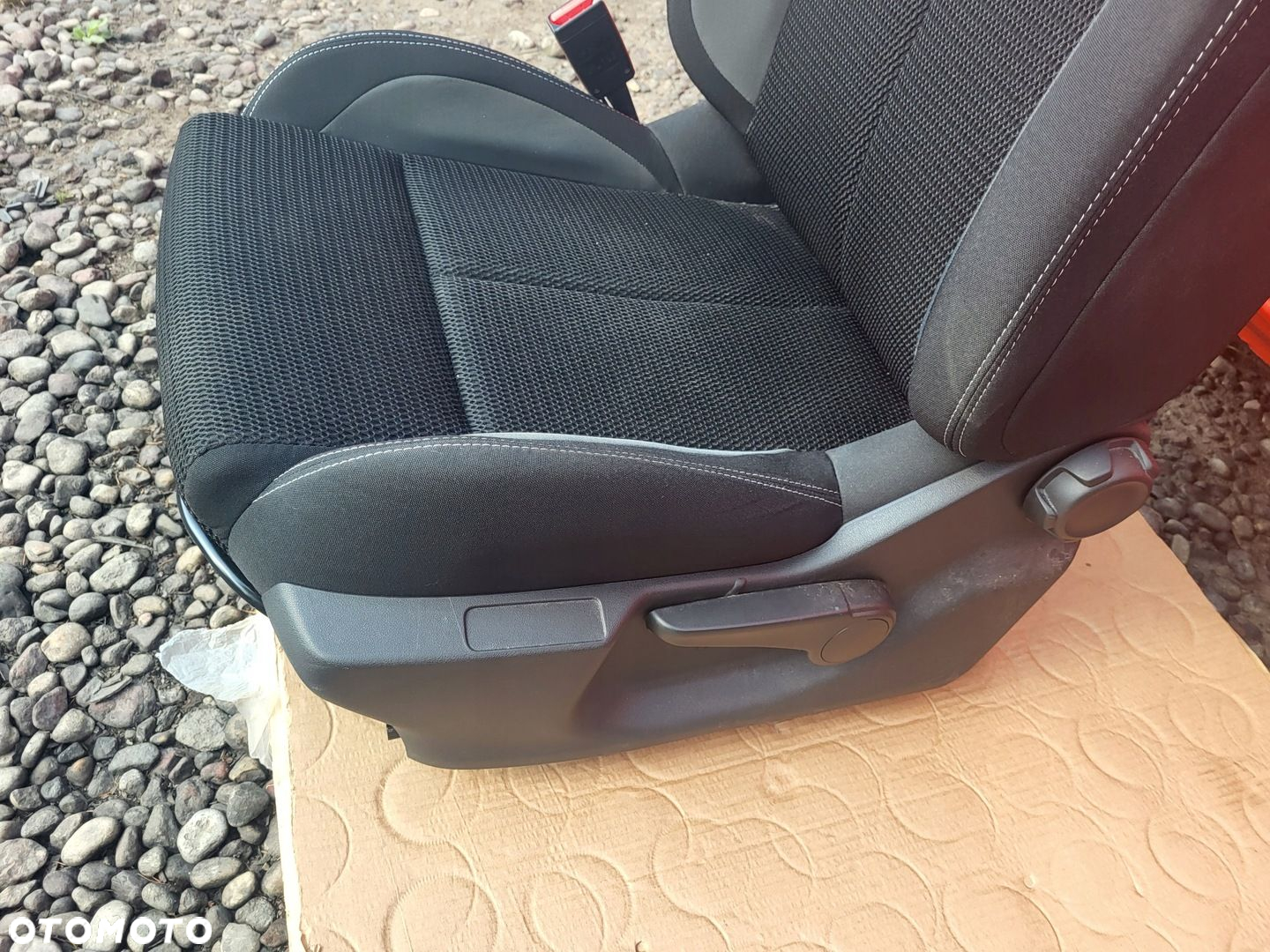 FOTEL LEWY KIEROWCY CITROEN C4 II LIFT 2017 EUROPA - 4