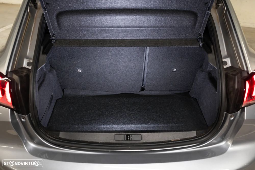 Peugeot e-208 GT Pack - 37