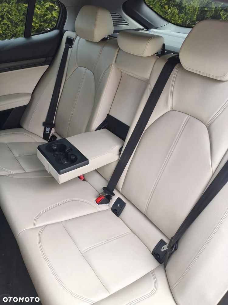 Alfa Romeo Stelvio 2.0 Turbo 16V AT8-Q4 Veloce Ti - 34