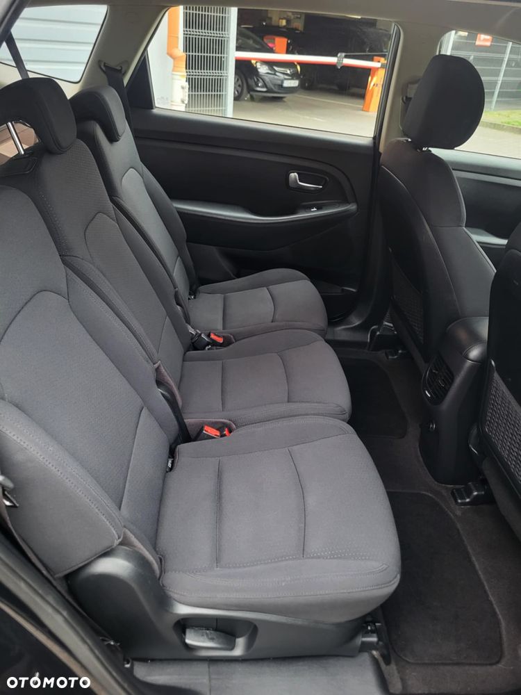 Kia Carens 1.7 CRDi 115 Dream-Team Edition - 9