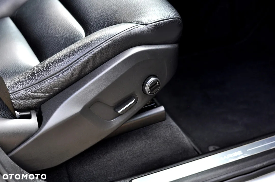 Volvo XC 90 T8 AWD Recharge Geartronic Inscription - 28