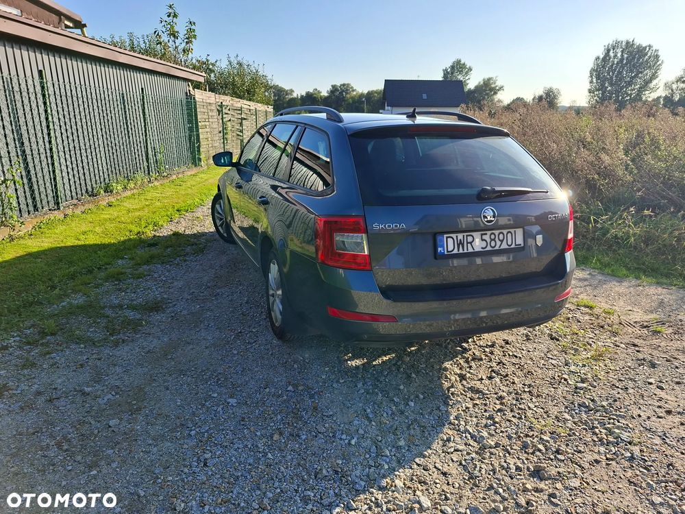 Skoda Octavia 1.6 TDI Ambition DSG - 6