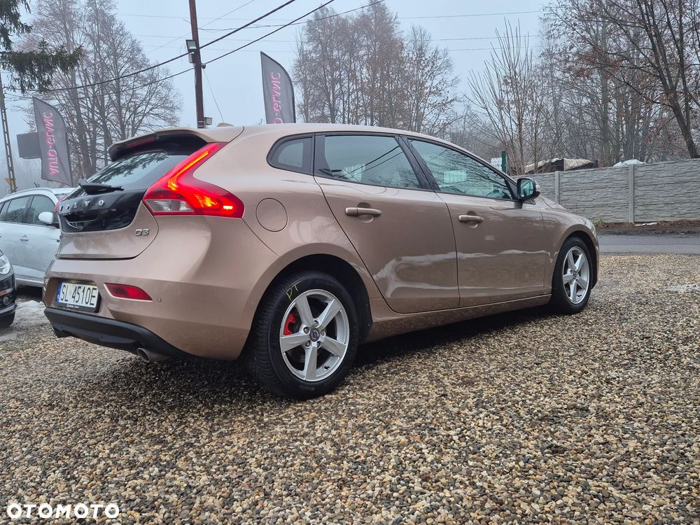 Volvo V40 D3 Momentum - 3