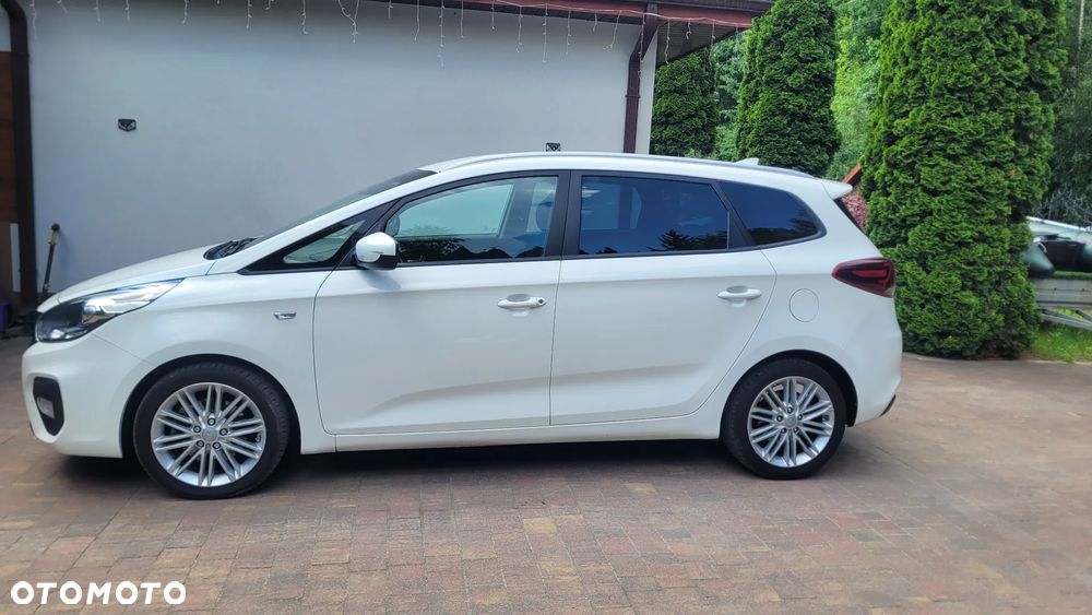 Kia Carens 1.7 CRDi 141 Dream Team Edition - 4