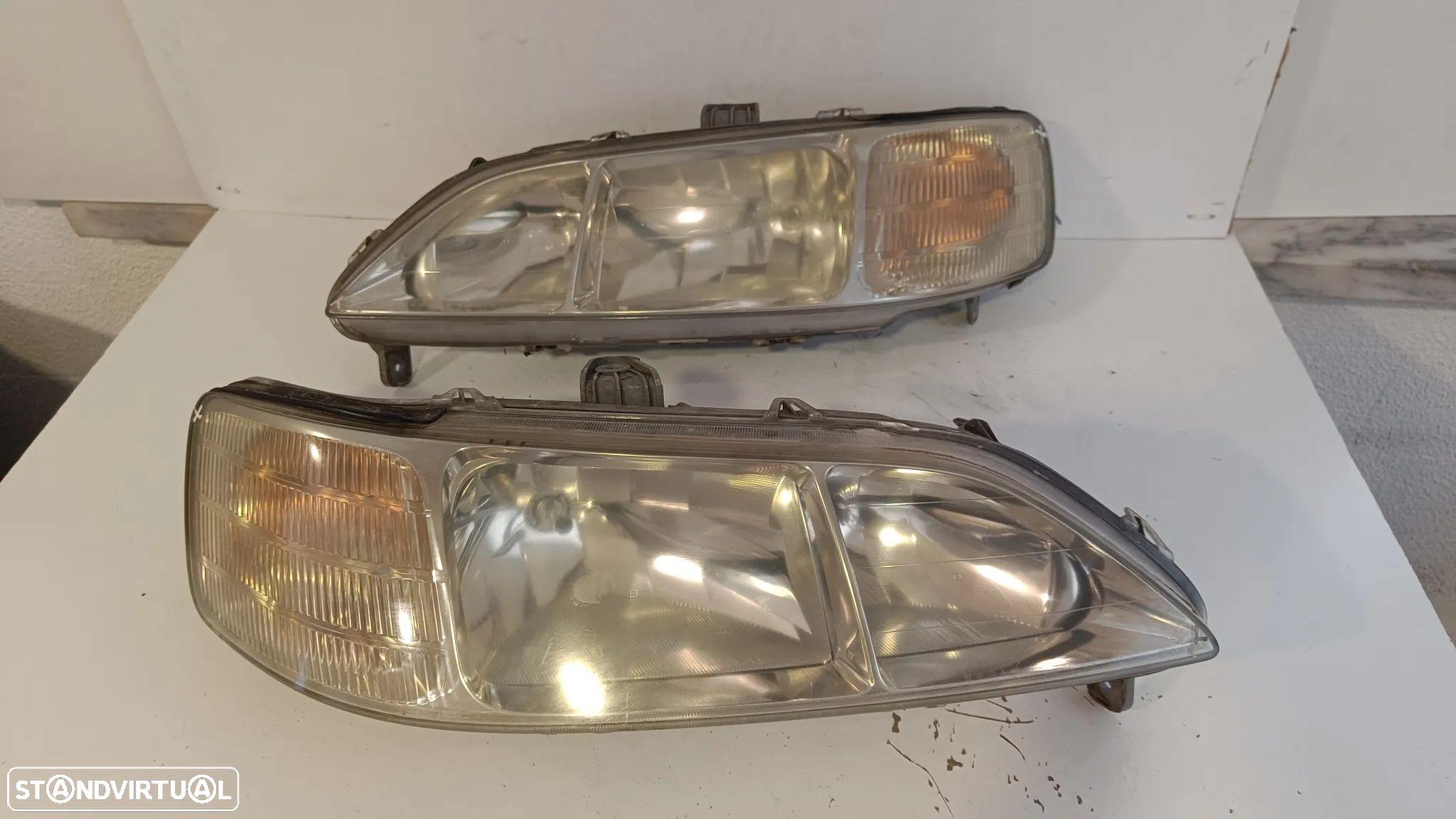 Farol óptica Honda Accord 2000 - 1