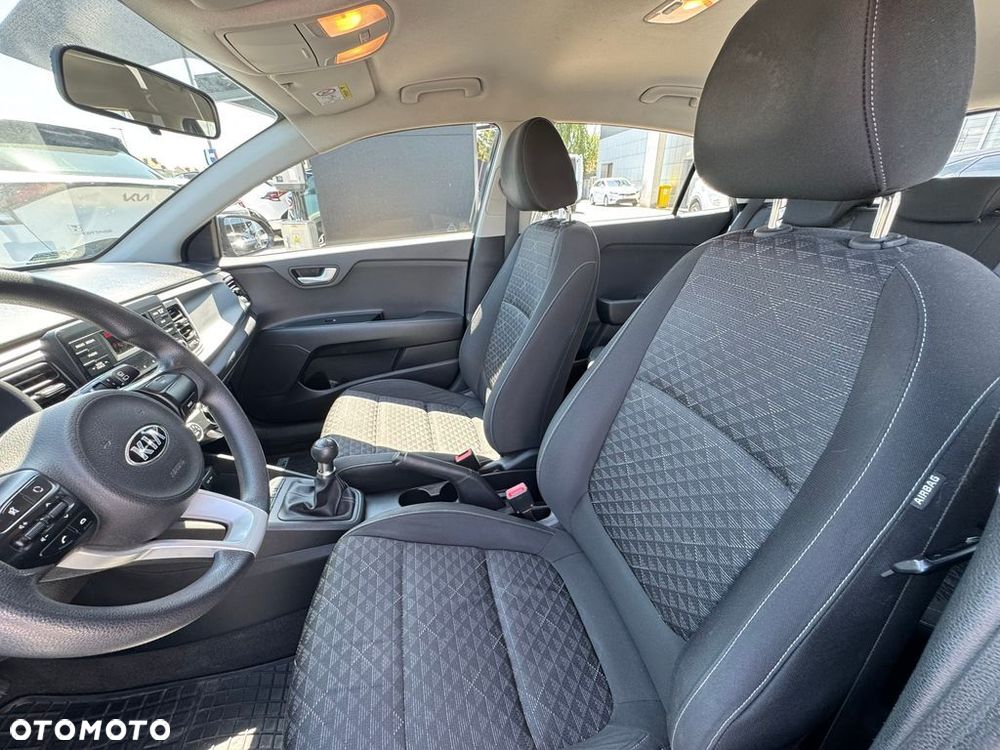 Kia Rio 1.2 M - 10