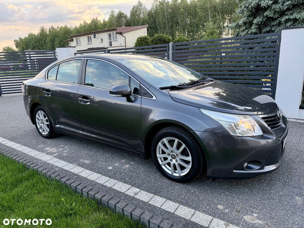 Toyota Avensis 1.8 Comfort - 4