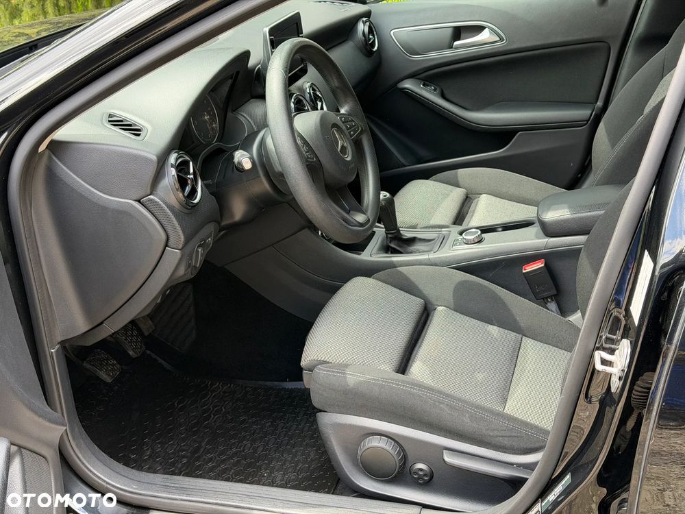 Mercedes-Benz Klasa A 180 d BlueEFFICIENCY Edition Style - 24