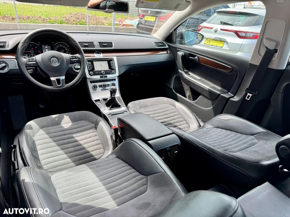 Volkswagen Passat 2.0 TDI Highline - 30