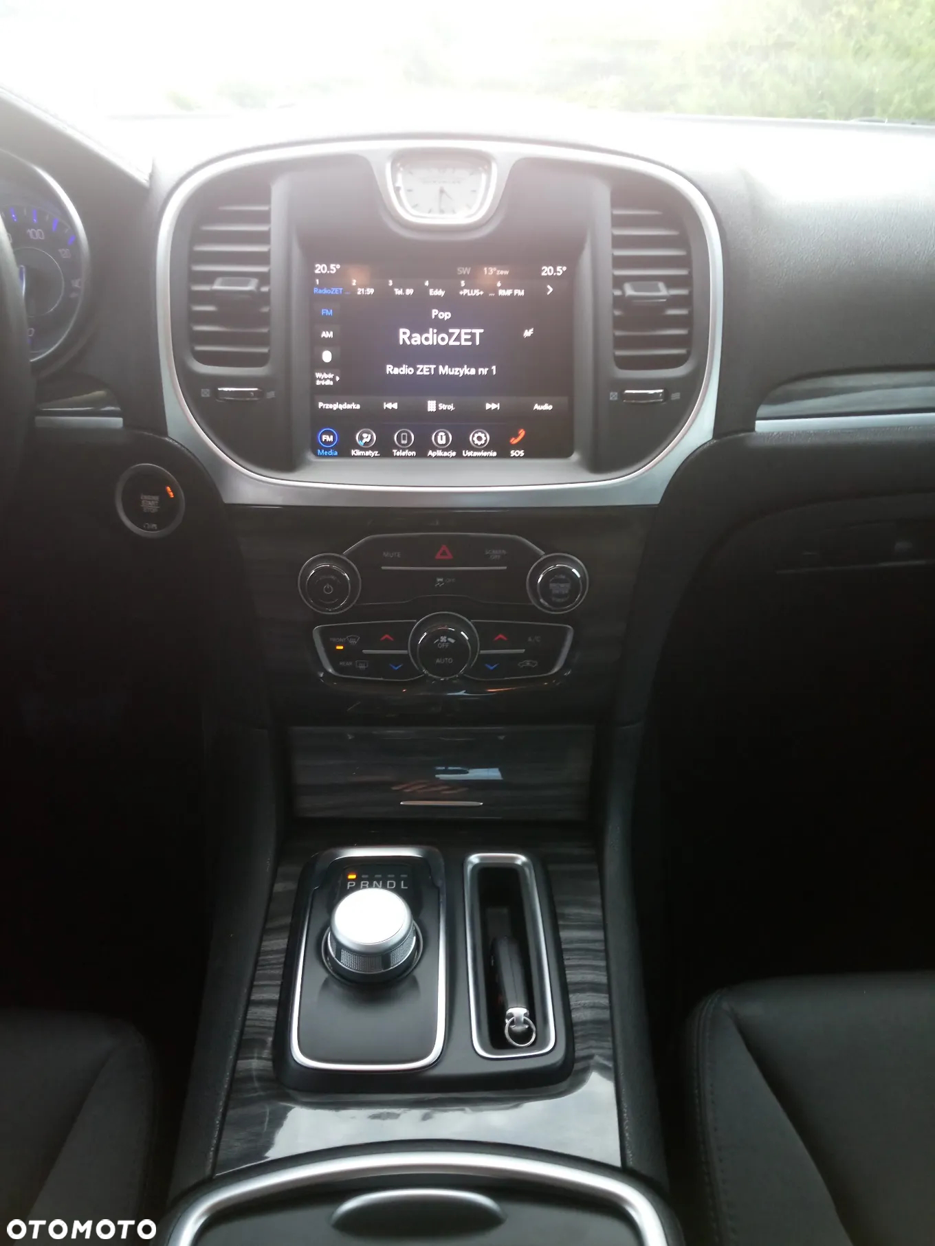 Chrysler 300s - 14