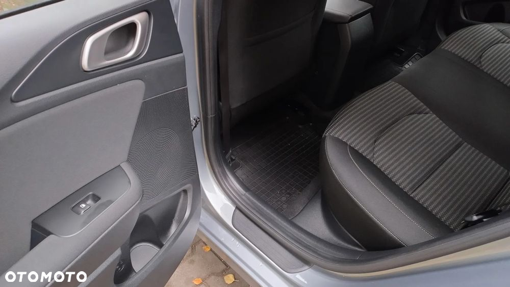 Kia Ceed 1.5 T-GDI M - 11