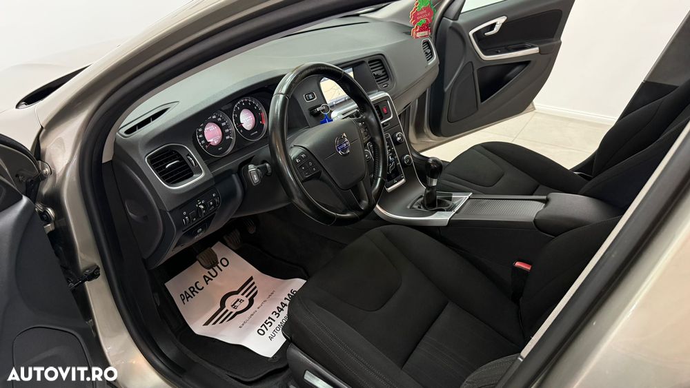 Volvo V60 T3 Kinetic - 6