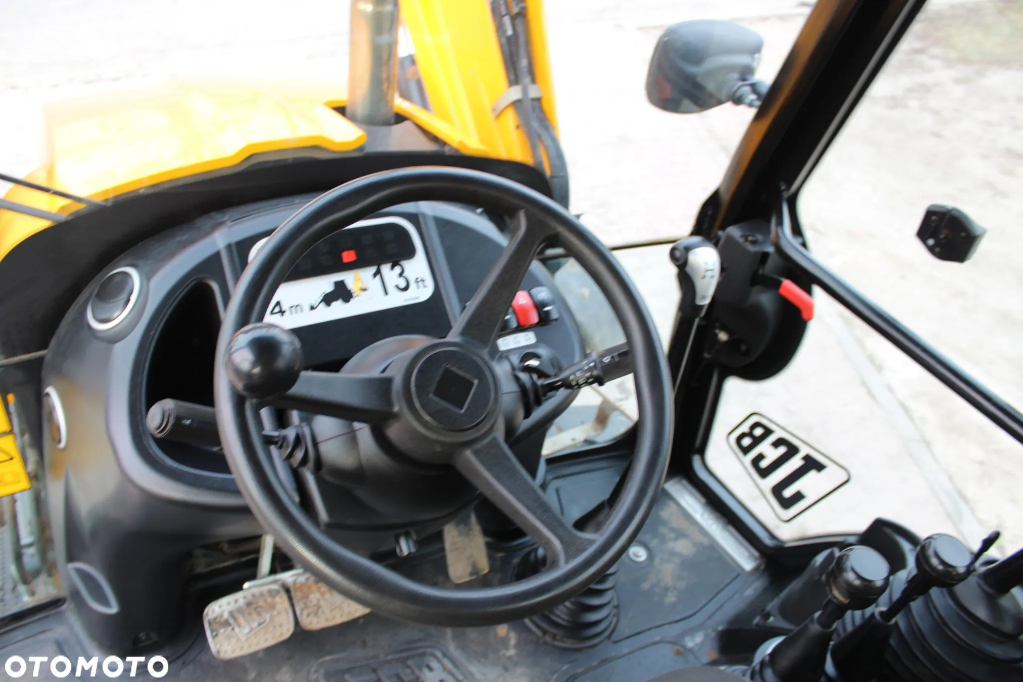 JCB 3CX - 12