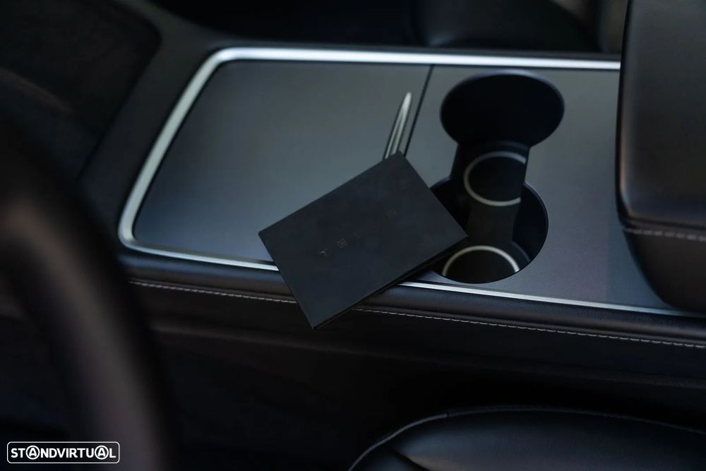 Tesla Model Y Long Range Dual Motor AWD - 12