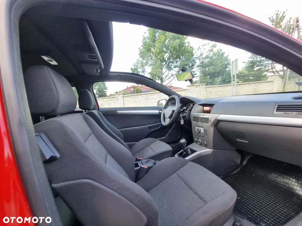 Opel Astra III GTC 1.6 Sport - 35