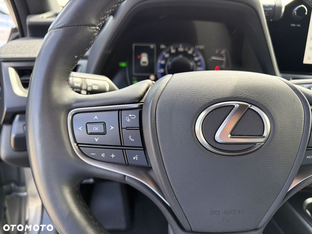 Lexus UX - 11