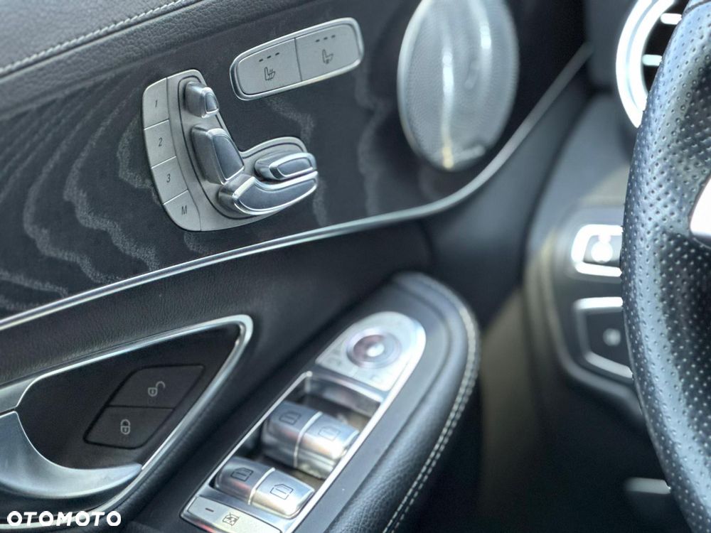 Mercedes-Benz Klasa C 450 AMG 4Matic 7G-TRONIC - 28