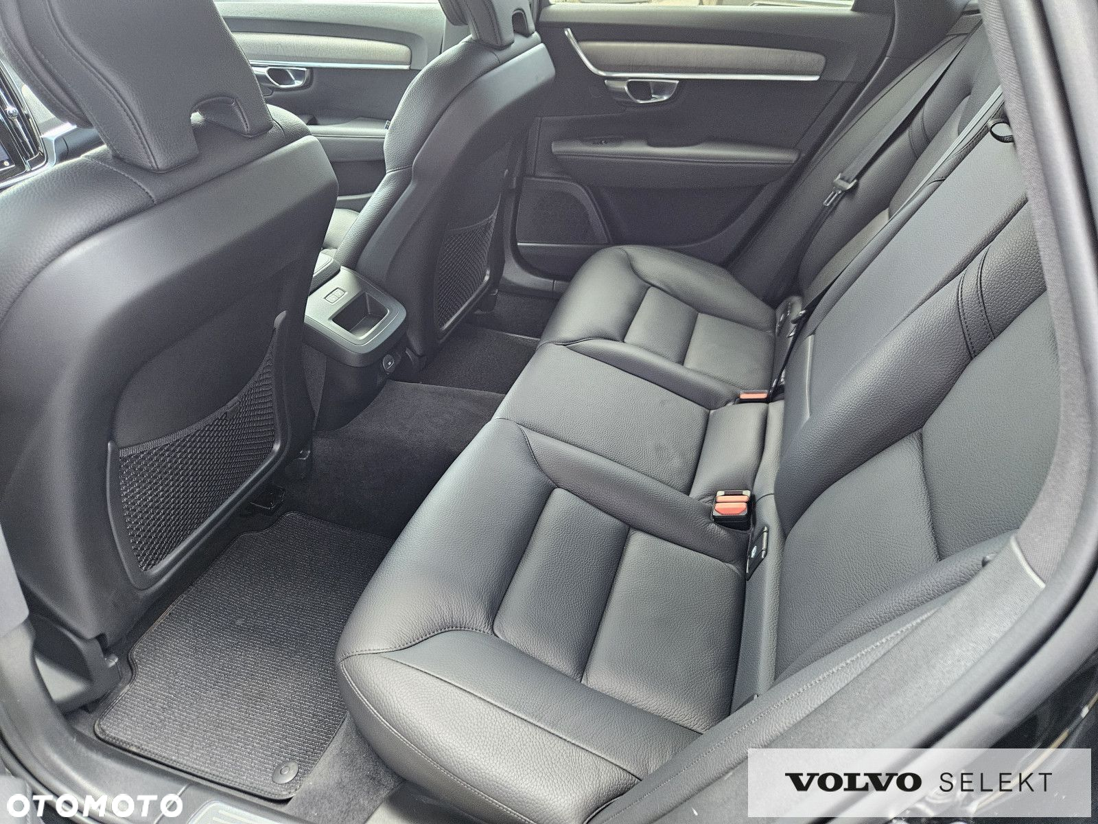 Volvo V90 Cross Country - 29