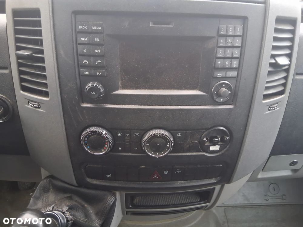 Mercedes-Benz Sprinter - 9
