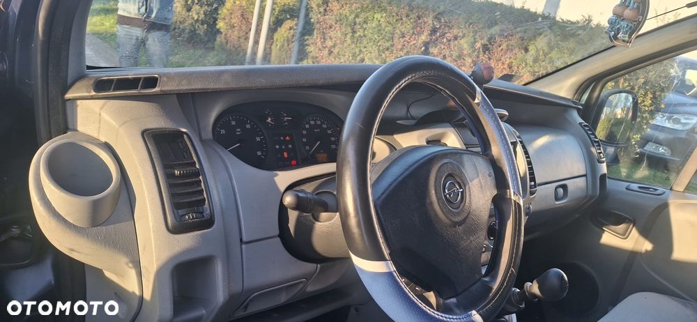 Opel Vivaro - 17