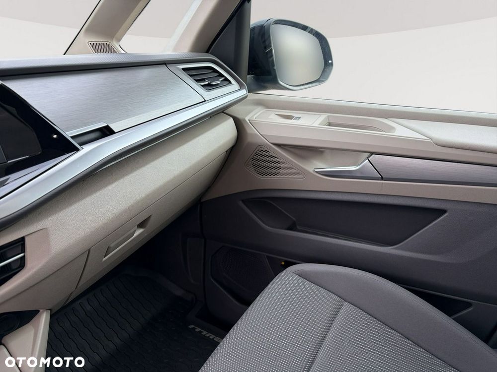 Volkswagen Multivan - 24