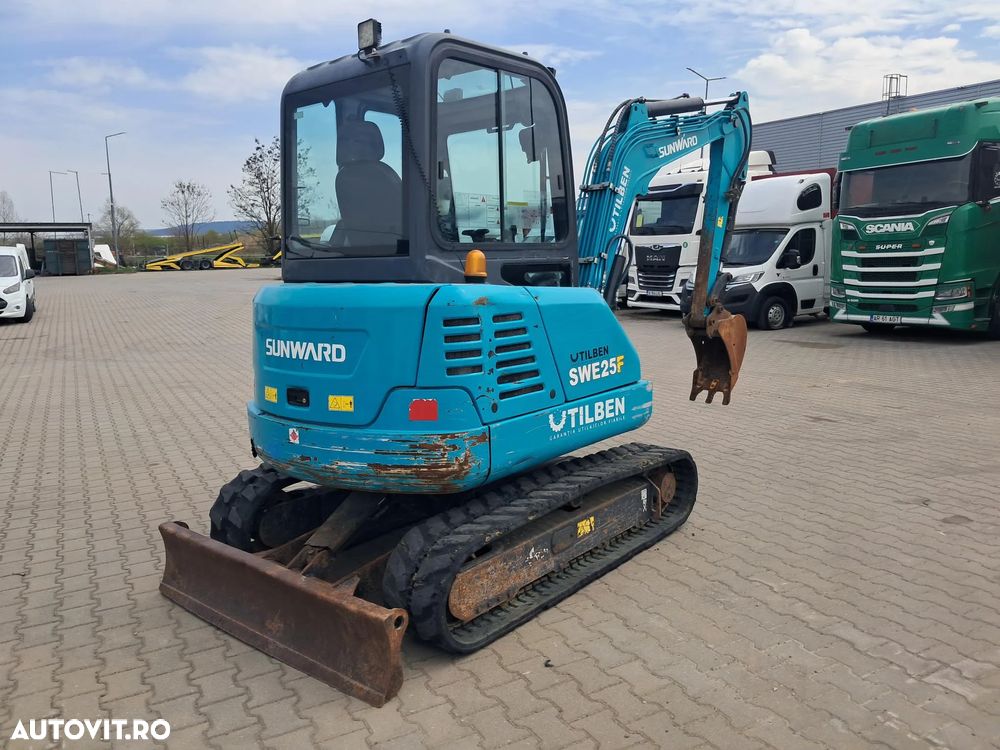 SUNWARD SWE25 F MINIEXCAVATOR SENILE O CUPA LAMA TIP BULDOZER - 3