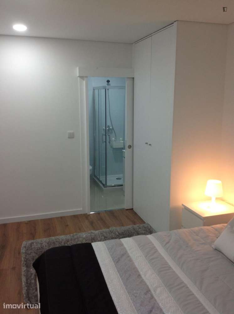 Quarto - localizado em Sé de Braga e São Lázaro Braga - Grande imagem: 3/11