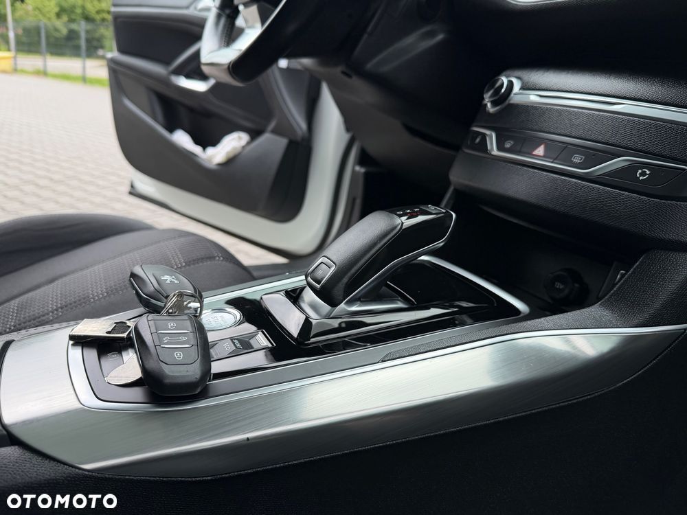 Peugeot 308 1.5 BlueHDi GT S&S EAT8 - 23