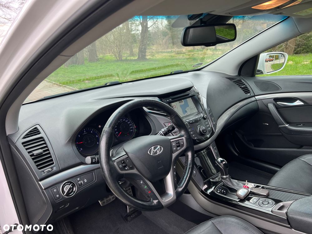 Hyundai i40 Kombi 1.7 CRDi DCT Premium - 14