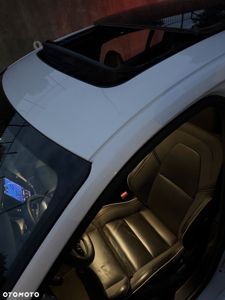 Volvo S60 T8 Recharge AWD Plus Dark - 16