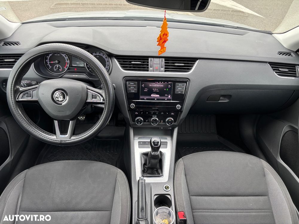 Skoda Octavia Combi Diesel 1.6 TDI Active - 10