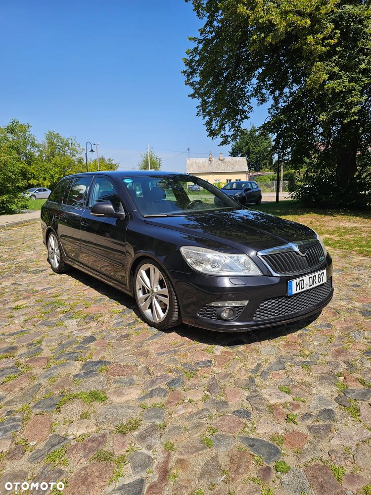 Skoda Octavia 2.0 TDI CR DPF RS - 11