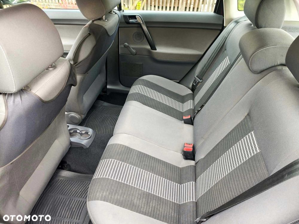 Volkswagen Polo - 7