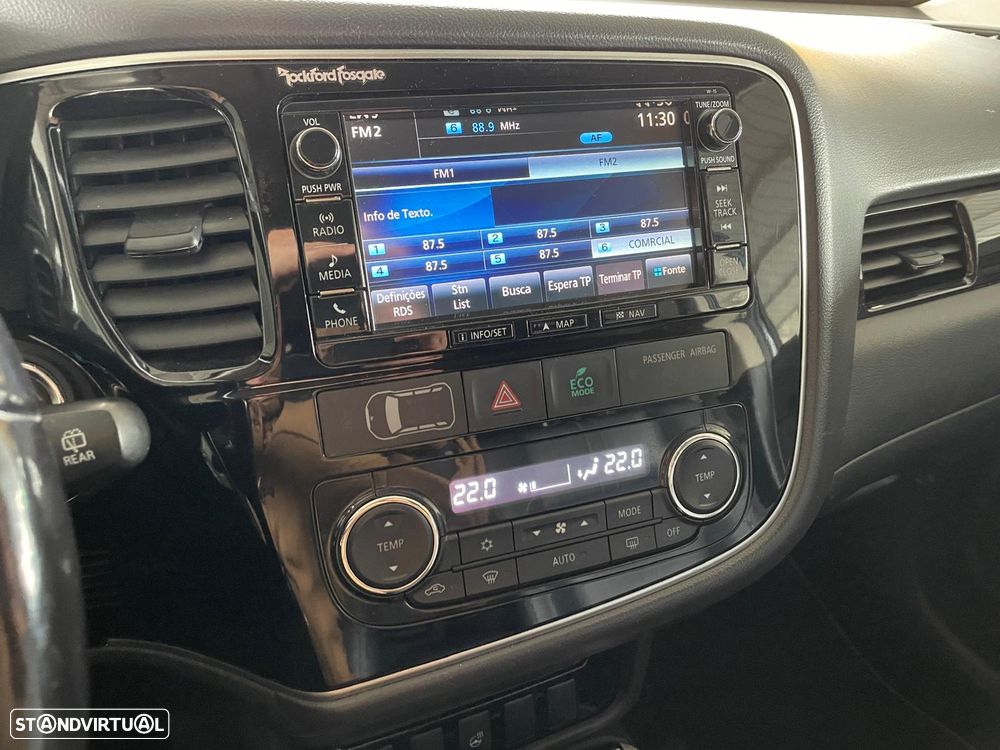 Mitsubishi Outlander 2.0 MIVEC Instyle Navi+ - 14