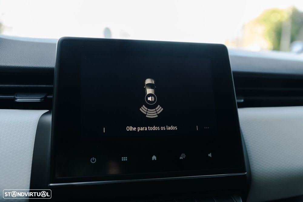 Renault Clio 1.0 TCe Limited Bi-Fuel - 26