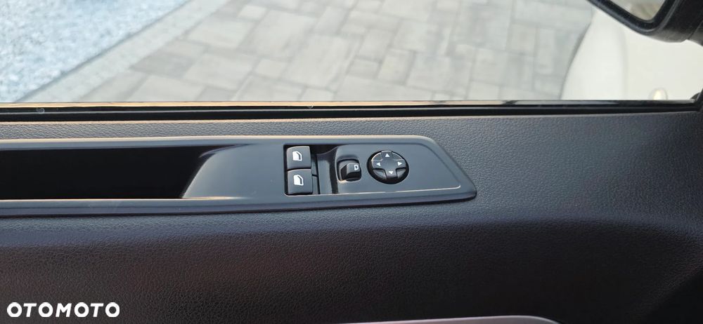 Opel Vivaro - 12
