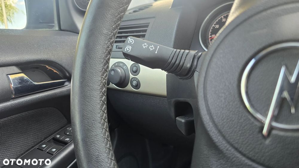 Opel Astra 1.6 Catch me - 37