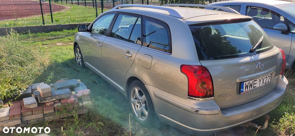 Toyota Avensis 2004 photo 3