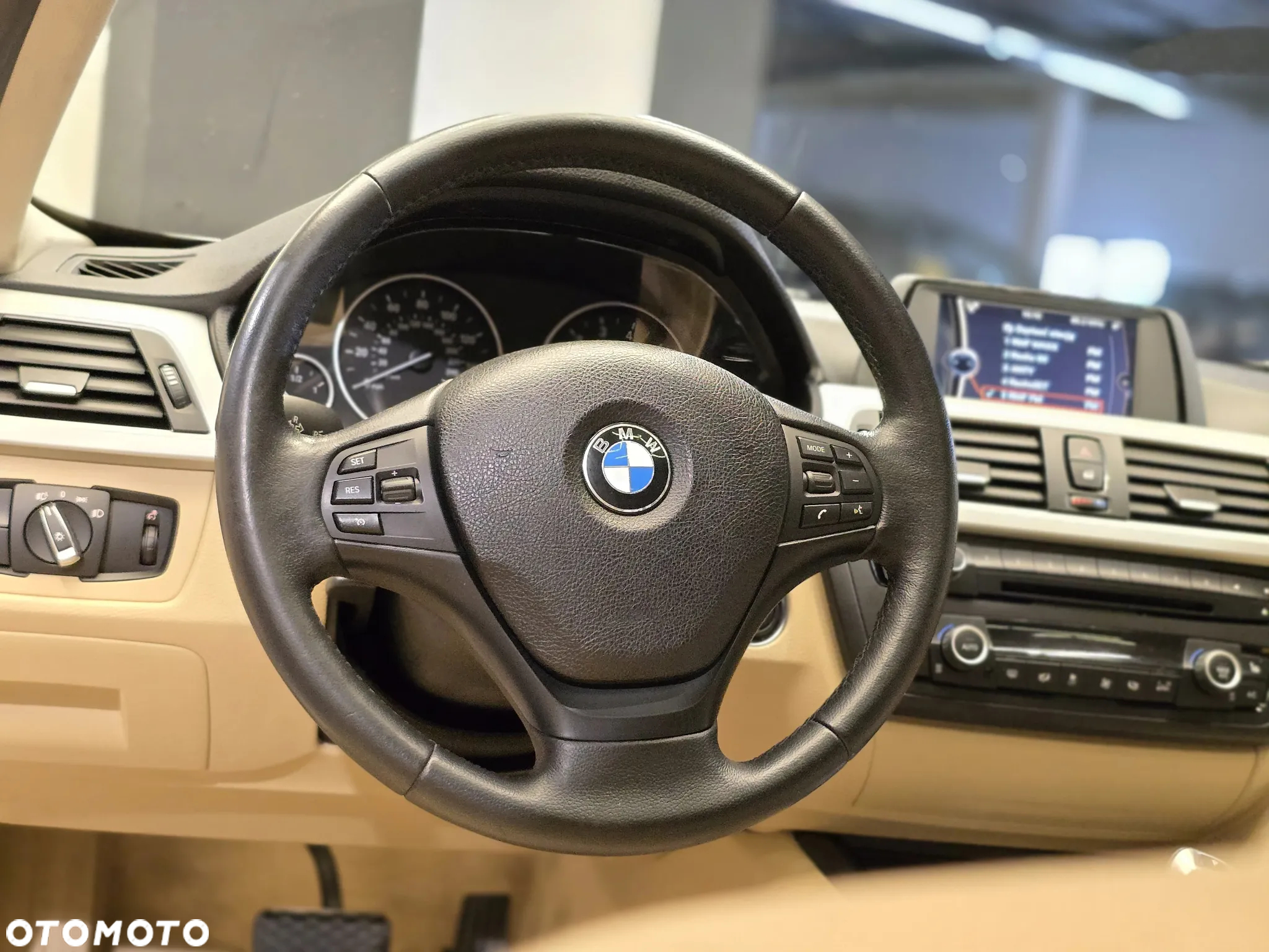 BMW Seria 3 328i xDrive - 5