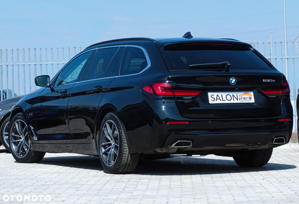 BMW Seria 5 530e sport - 37