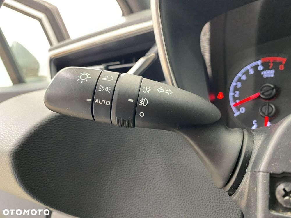 Toyota Corolla - 23