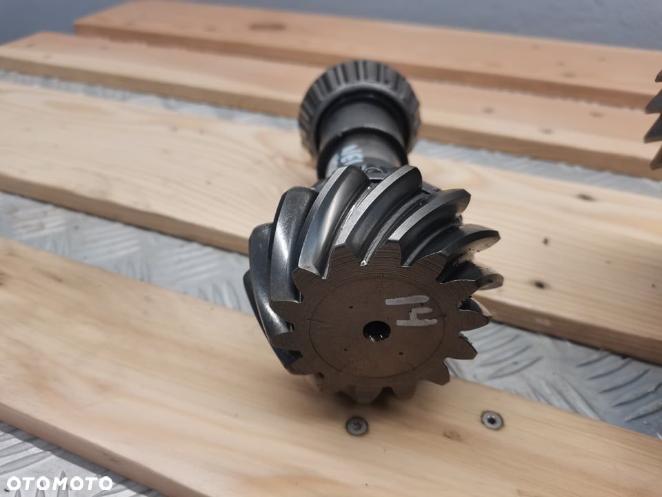 Środek mostu Spicer do New Holland LM 5040 {14X36 Przód} - 5