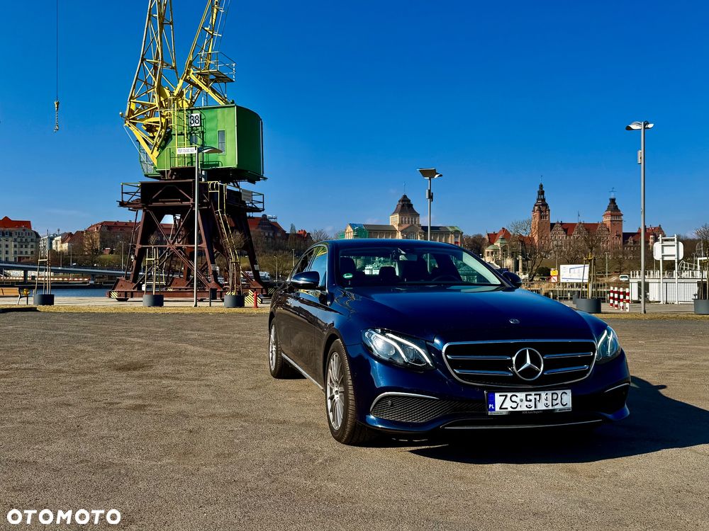 Mercedes-Benz Klasa E 220 d 4Matic 9G-TRONIC Avantgarde - 2