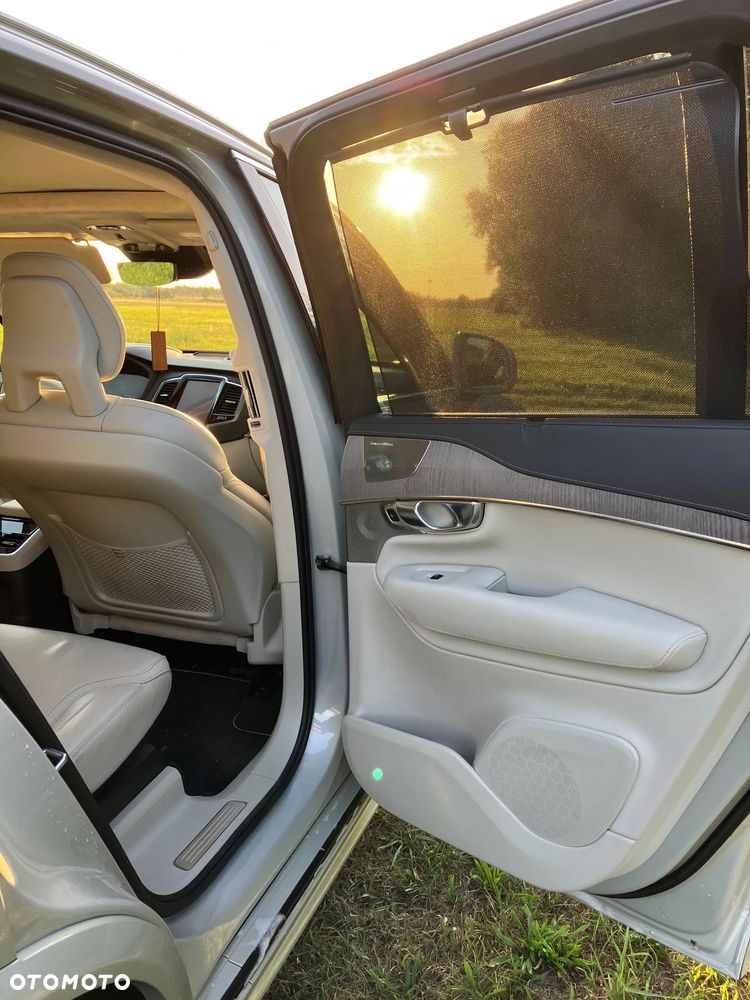 Volvo XC 90 - 9
